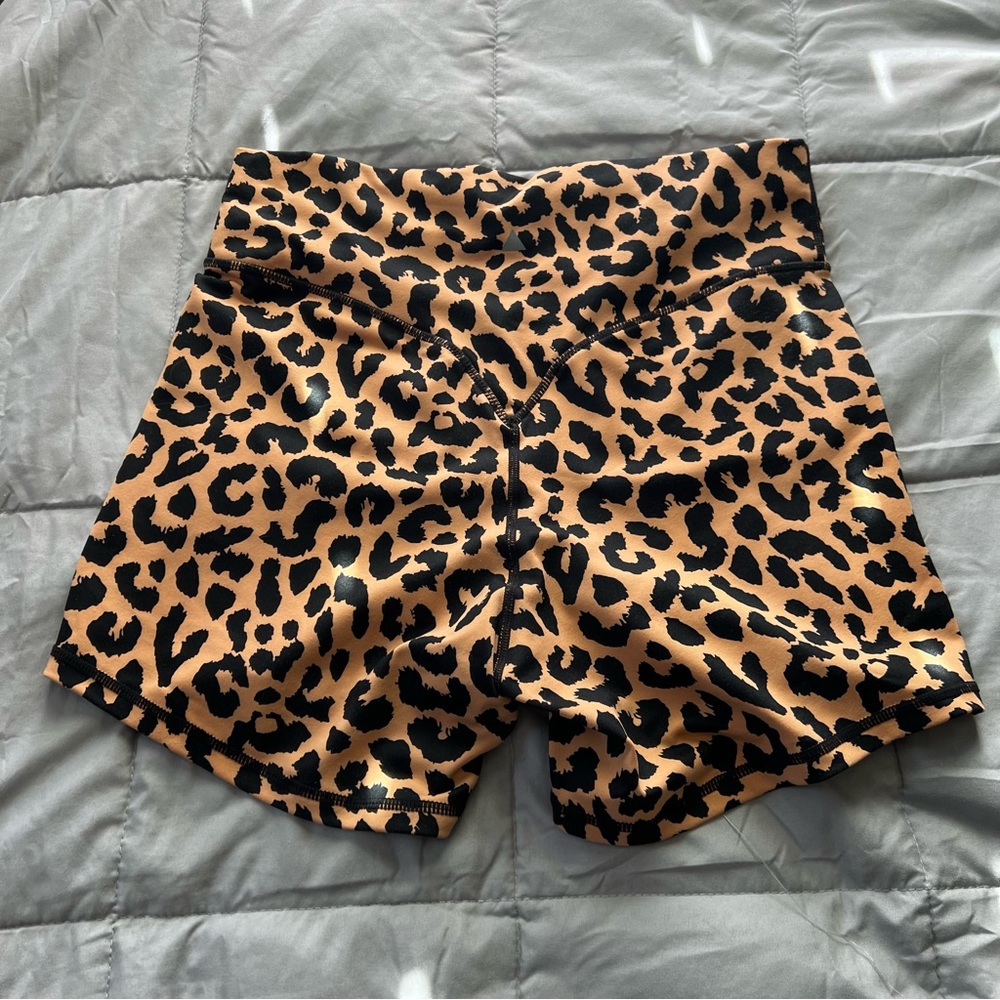 Balance Athletica leopard shorts, size L, like new, no peeling